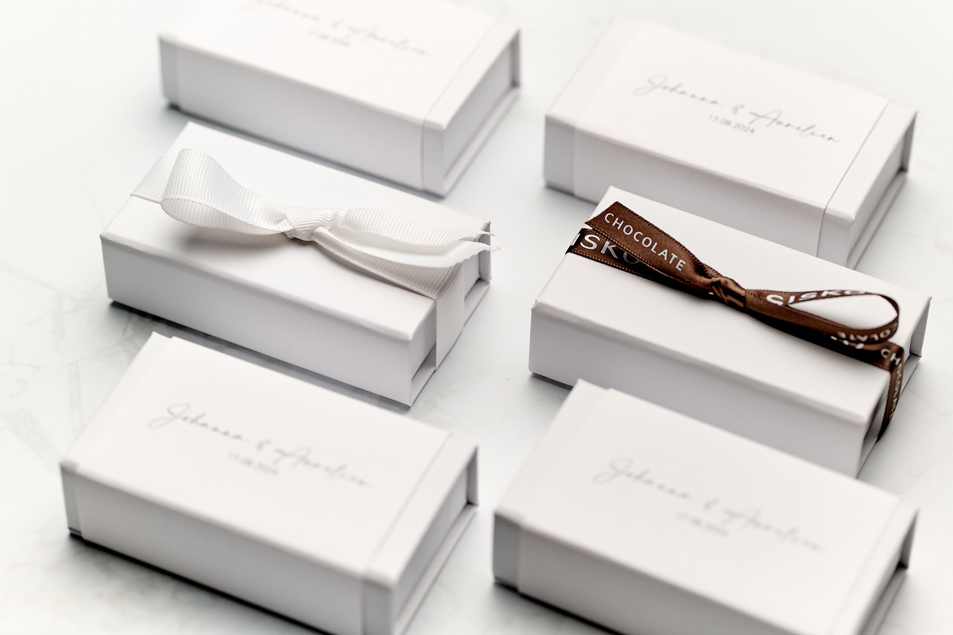 Elevate Your Wedding with Customised Chocolate Favours: A Sweet Touch of Elegance