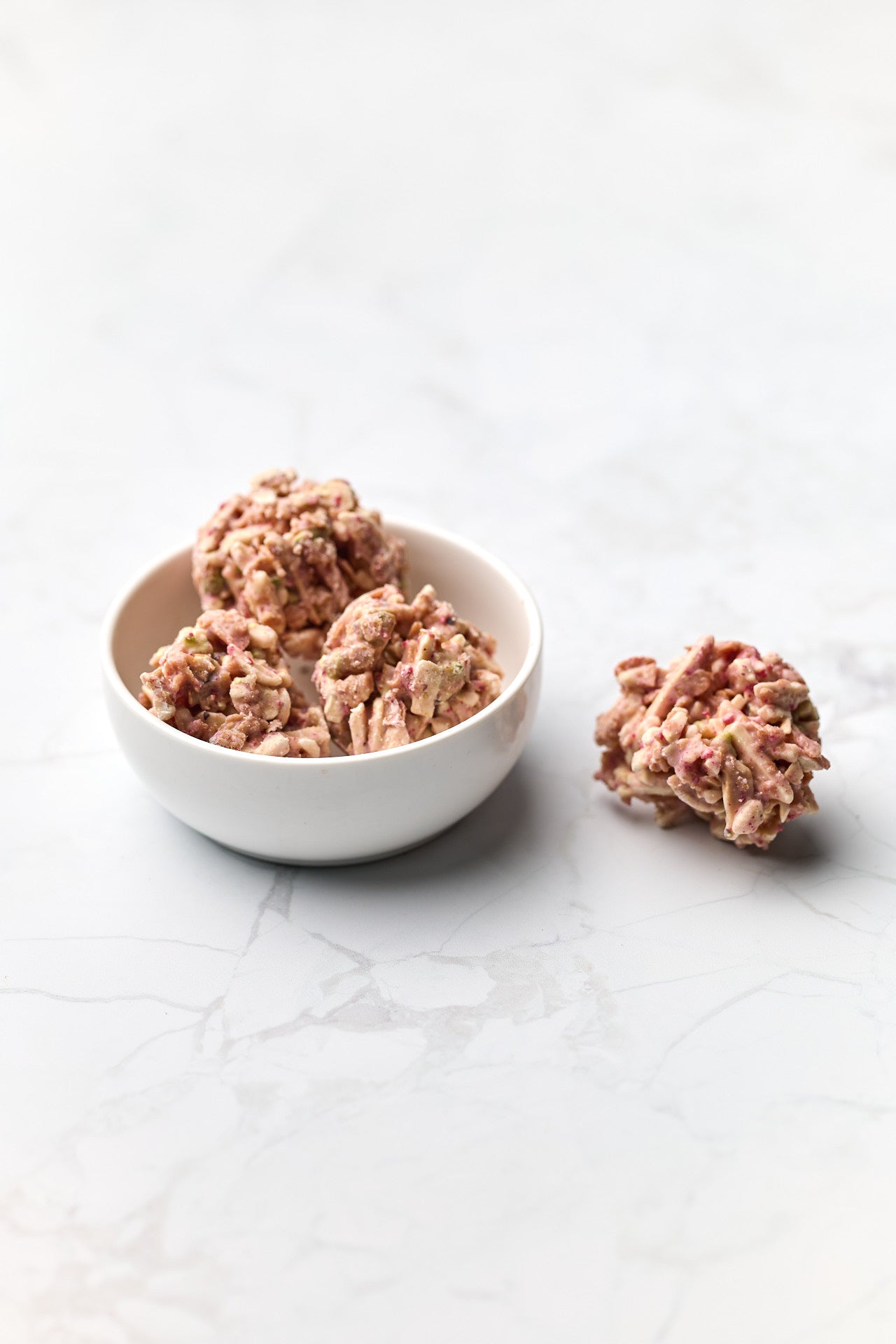 Almond Clusters | French White Chocolate | 31% Cocoa butter | 100g